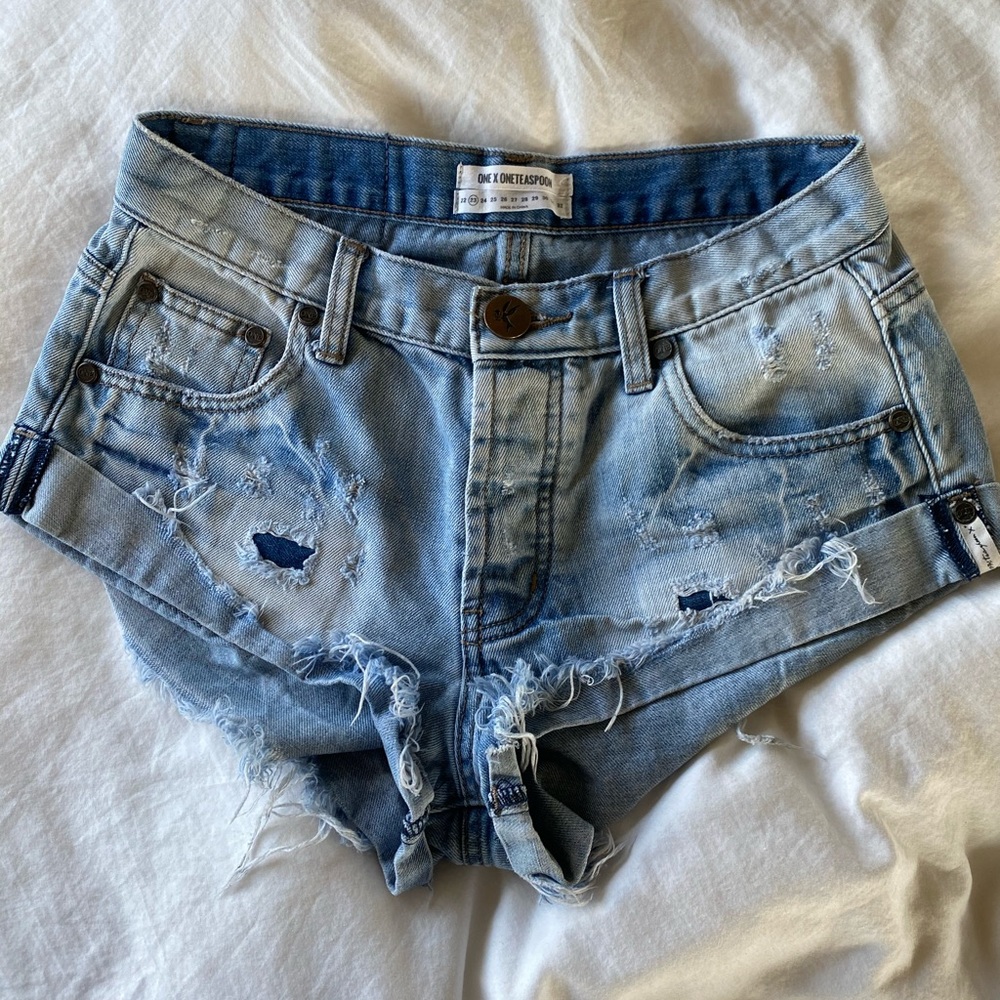 One Teaspoon Jean Shorts ✨ Size 23 ✨